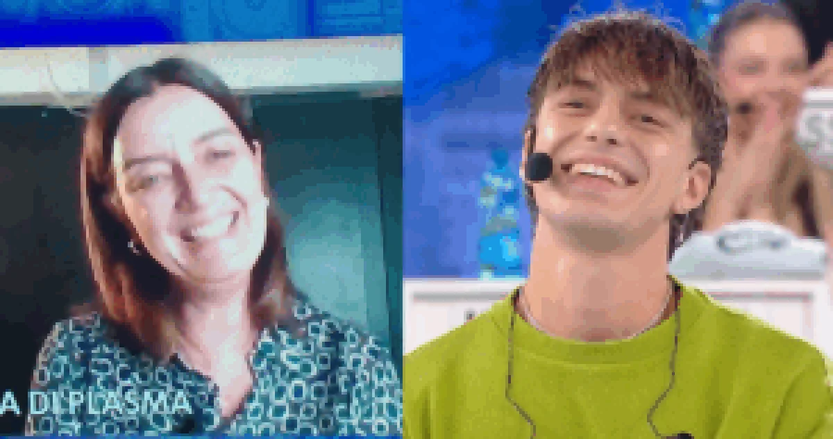 Chi è la mamma di Plasma ad Amici 25? La sorpresa in diretta e il legame segreto che emoziona tutti